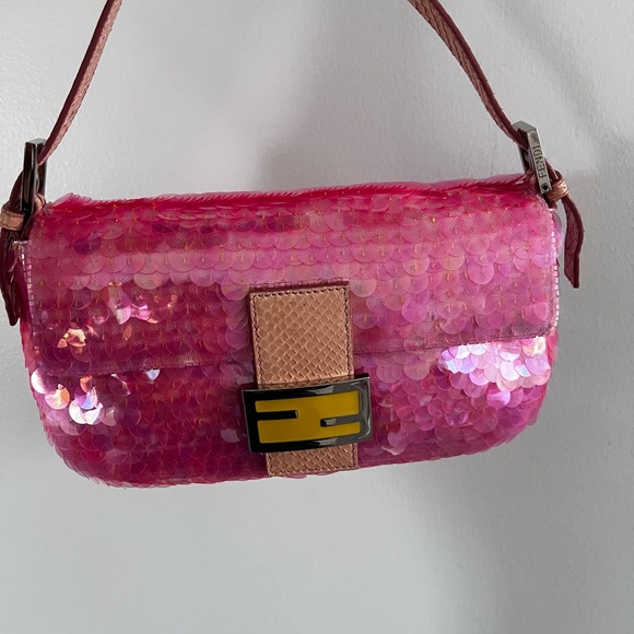 Iconic Fendi pink sequin baguette - Picture 3 of 7